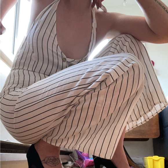 White pinstripes linen Jumpsuit - Picture 2 of 5
